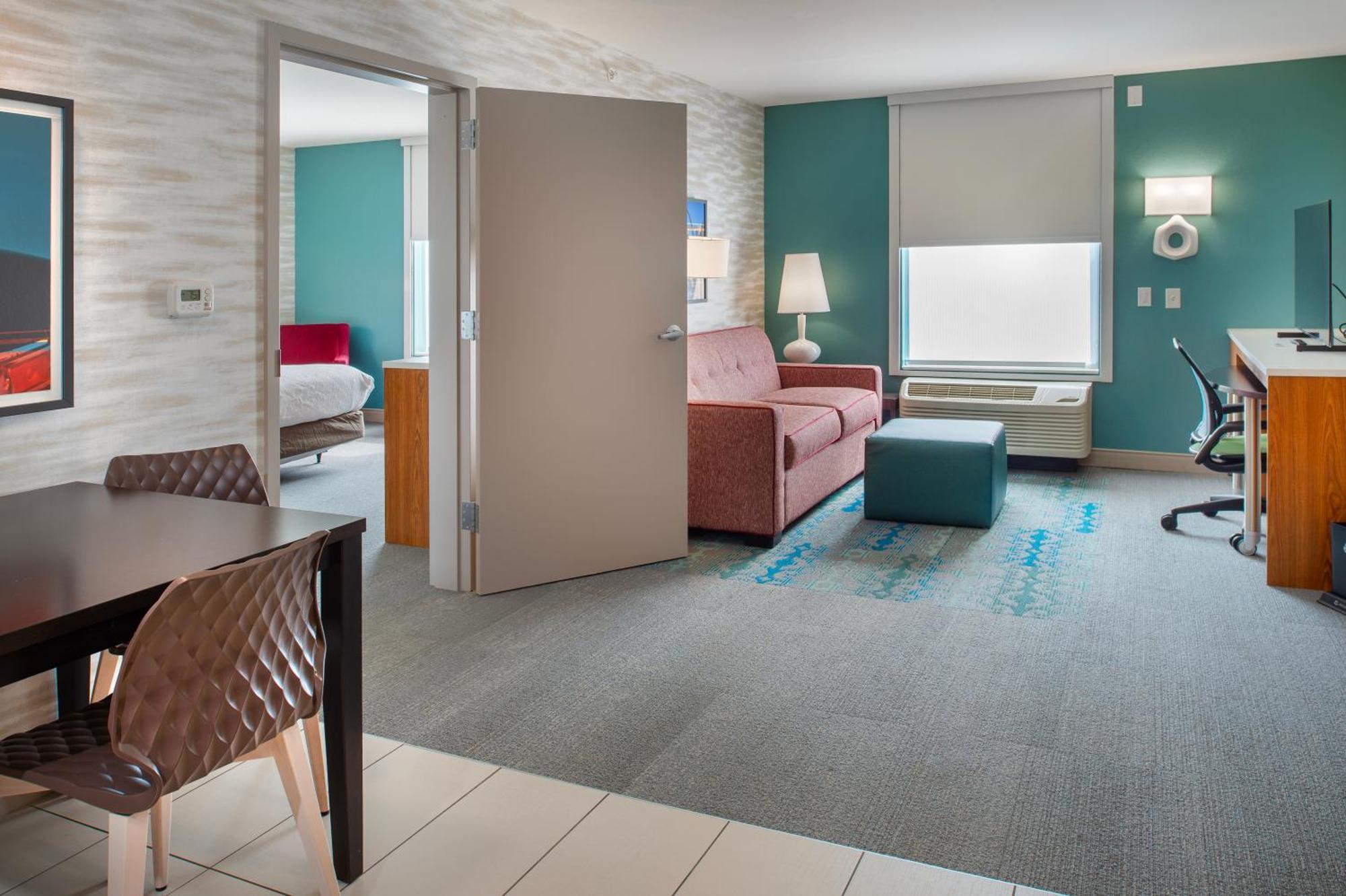 Home2 St. Louis / Forest Park Hotel